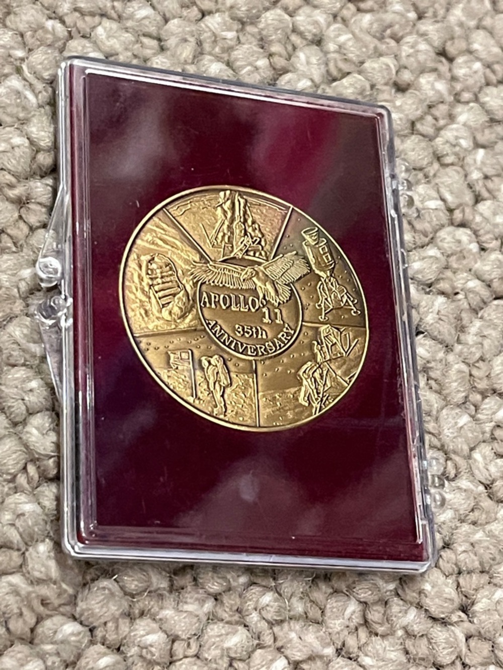 Limited Edition Apollo 11 Commemorative Coin in Gold Tone - 35th Anniversary - Picture 5 of 8